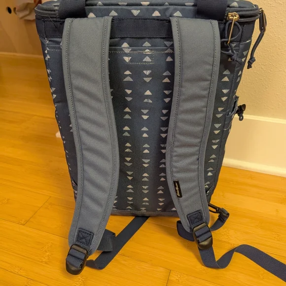 Eddie Bauer Soft Cooler Backpack - Picture 3 of 5